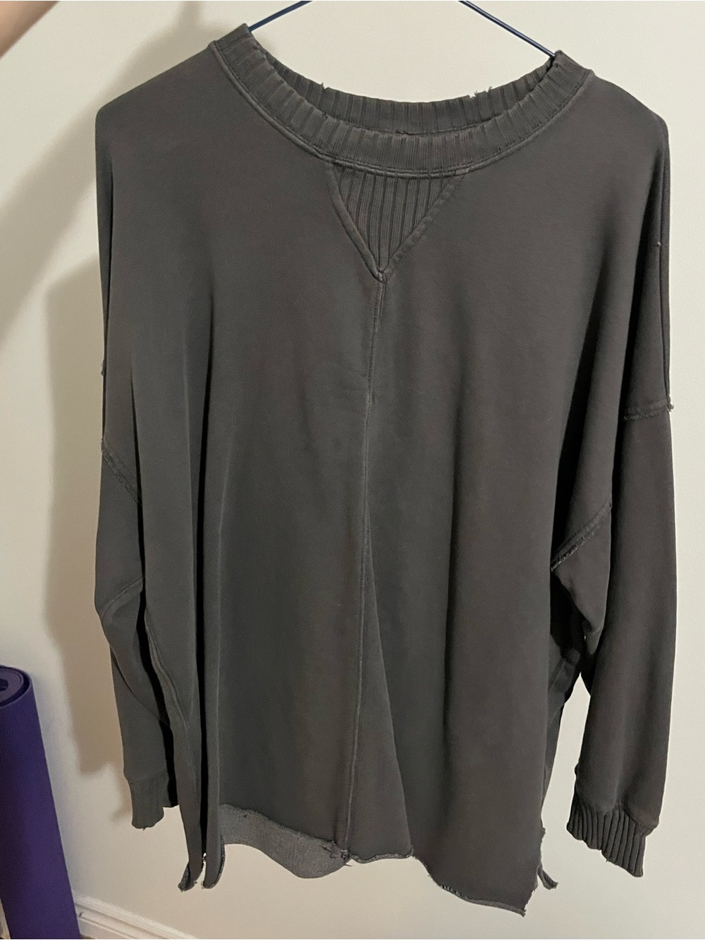 15.AERIE Charcoal Oversized Raw Hem Sweatshirt